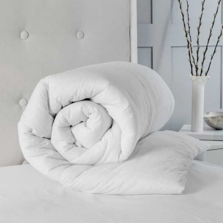 Micra Plus – Polycotton Duvet And Pillows Hollowfibre Filled Set - Double - 4.5
