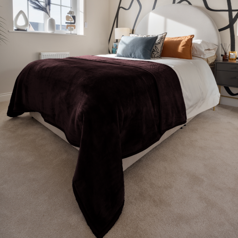 7Y9A3042 Soft & Warm Mink Throw Blanket - Chocolate - 127 x 152cm - Image 1