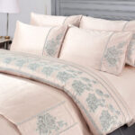 Duvet Cover And Pillowcase Set Silver Or Pink Embroided Luxury Design Polyester Bed Linen - Pink - Double