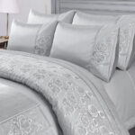 Duvet Cover And Pillowcase Set Silver Or Pink Embroided Luxury Design Polyester Bed Linen - Silver - Single
