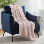 Heart Design Throw Blanket Soft Cosy Decorative Throw for Sofa And Bed - Pink